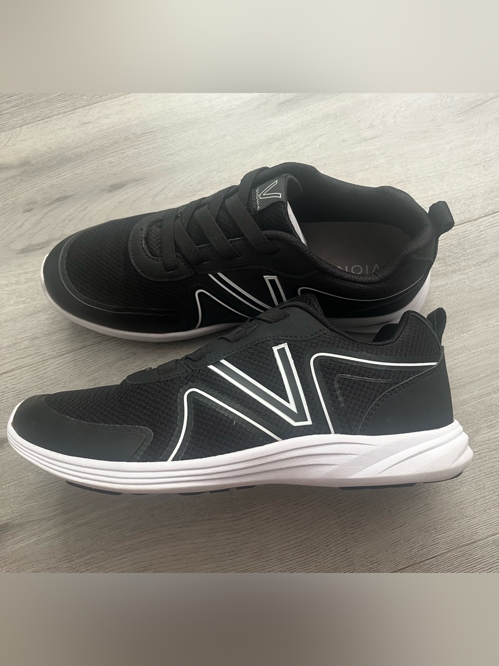 Vionic Men's Black Sneakers with White Trim
